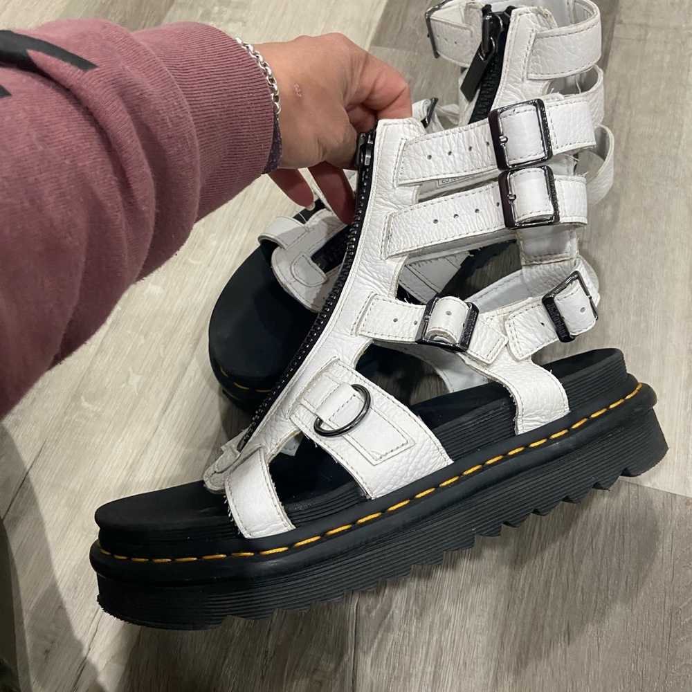 Dr Martens Women’s Olson Zipper Leather White Sandals Size 9
